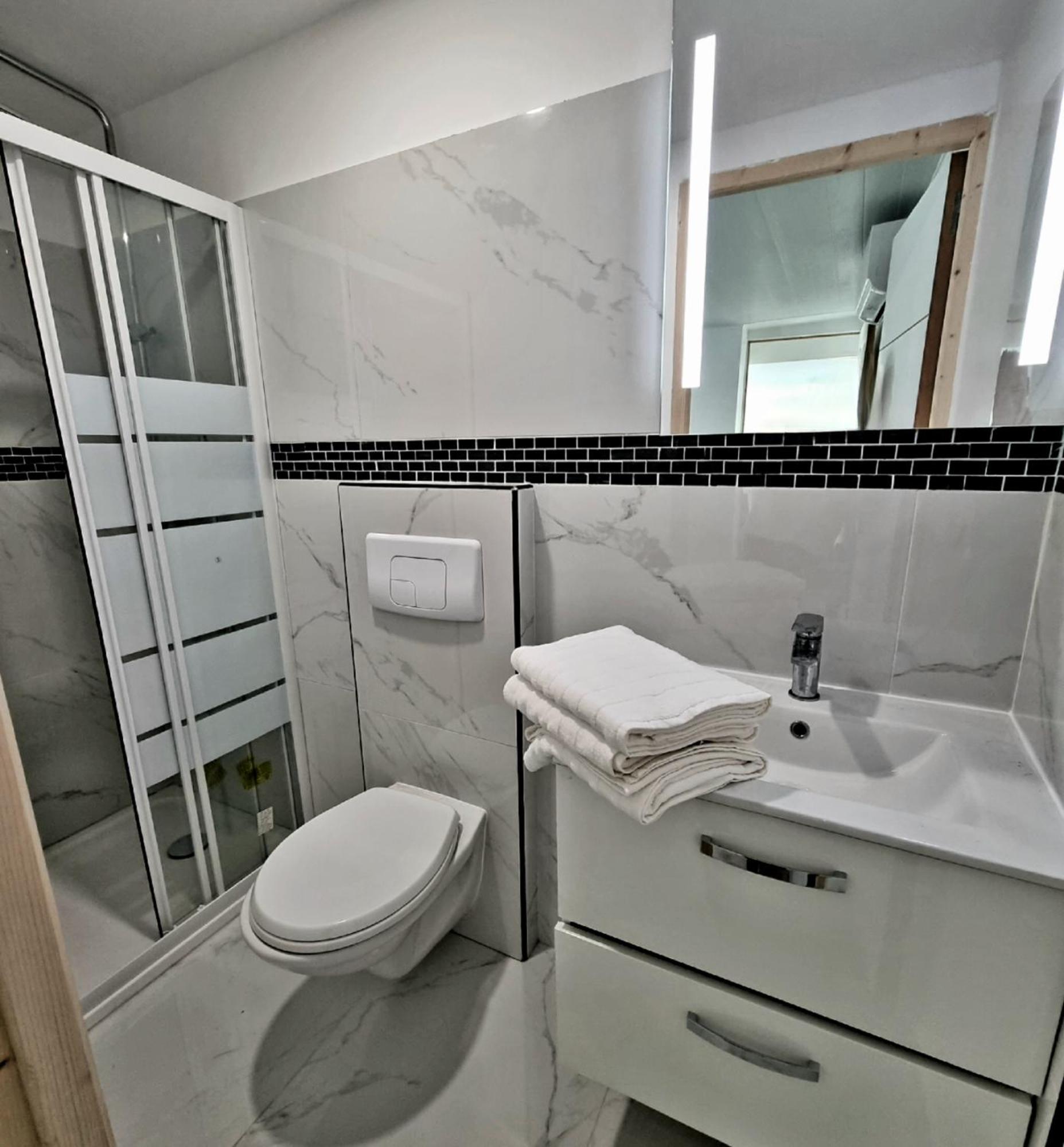 Villa Neuve Avec Piscine Privee Parc Des Calanques 15Min Velodrome มาร์กเซย ภายนอก รูปภาพ